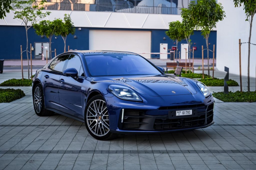 Rent Porsche Panamera in Dubai