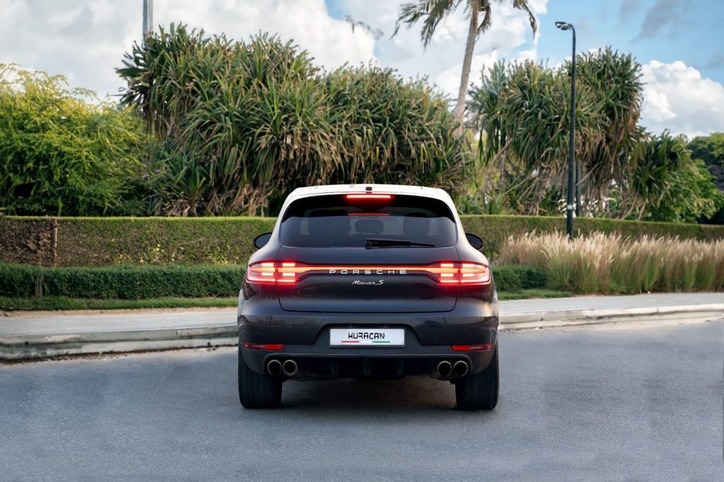 Rent Porsche Macan S in Dubai